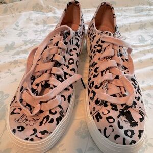 Betty and Veronica KEDS. Light pink with black leopard print. Women’s sz 9.5.